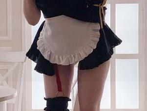 Alina Becker的丝袜与图册:有些东西,你知道但不敢说